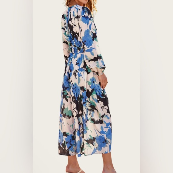 Floral Blue, Green, & White Long Sleeve Midi Dress NWT Sz XL Bust 47” Retails$69 - Picture 2 of 7